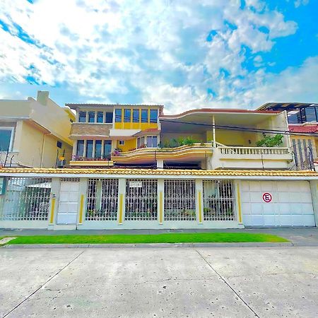 Villa Garza Inn Guayaquil Esterno foto